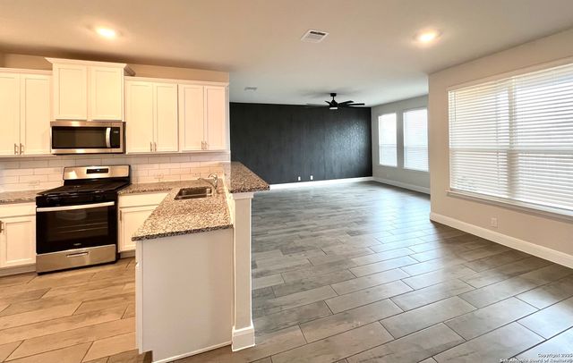 786 RUSHING BANKS, Cibolo, TX 78108