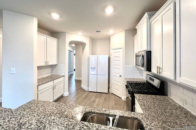 786 RUSHING BANKS, Cibolo, TX 78108