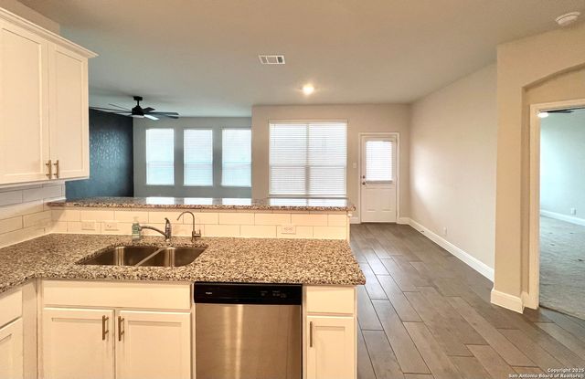 786 RUSHING BANKS, Cibolo, TX 78108