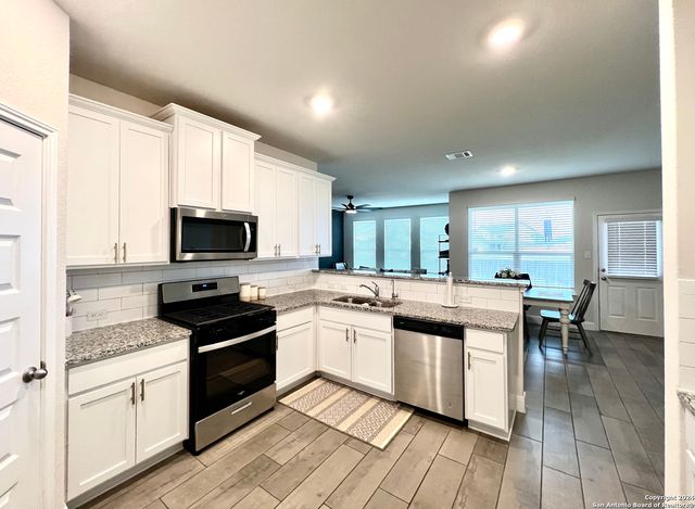 786 RUSHING BANKS, Cibolo, TX 78108