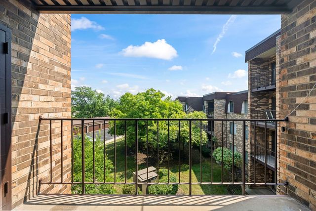 2005 Valencia Drive 306D, Northbrook, IL 60062