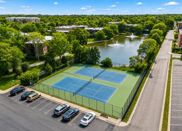 2005 Valencia Drive 306D, Northbrook, IL 60062