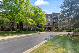 2005 Valencia Drive 306D, Northbrook, IL 60062