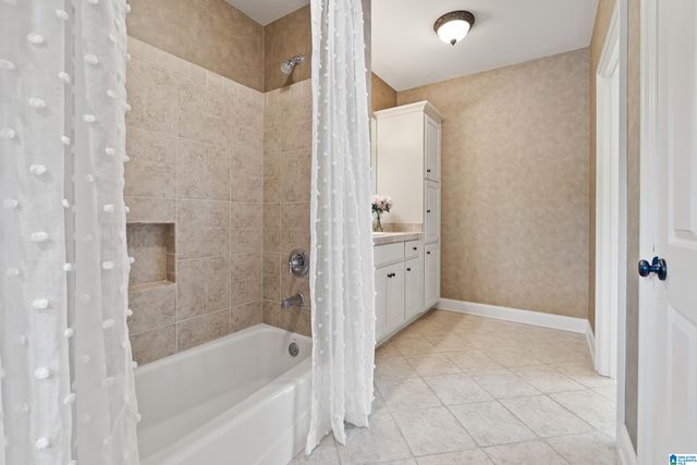 2321 OVERLOOK CREST, Vestavia Hills, AL 35226