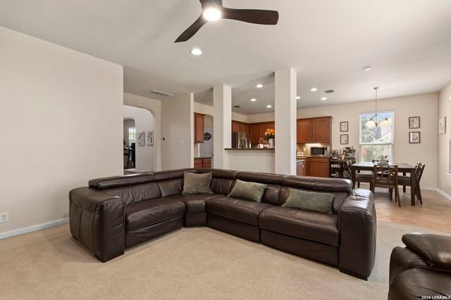 8702 JURA FRST, Helotes, TX 78023