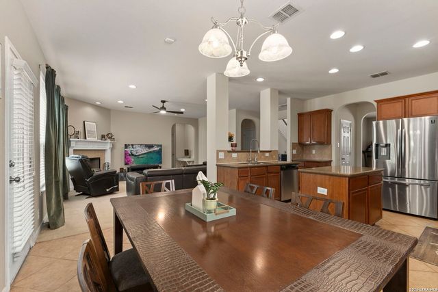 8702 JURA FRST, Helotes, TX 78023