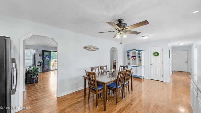 234 Cedar Place Dr, Shepherdsville, KY 40165