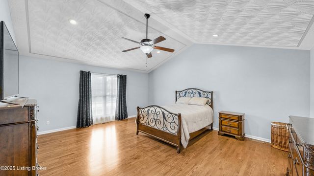 234 Cedar Place Dr, Shepherdsville, KY 40165