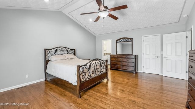 234 Cedar Place Dr, Shepherdsville, KY 40165