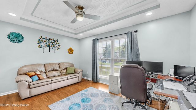 234 Cedar Place Dr, Shepherdsville, KY 40165