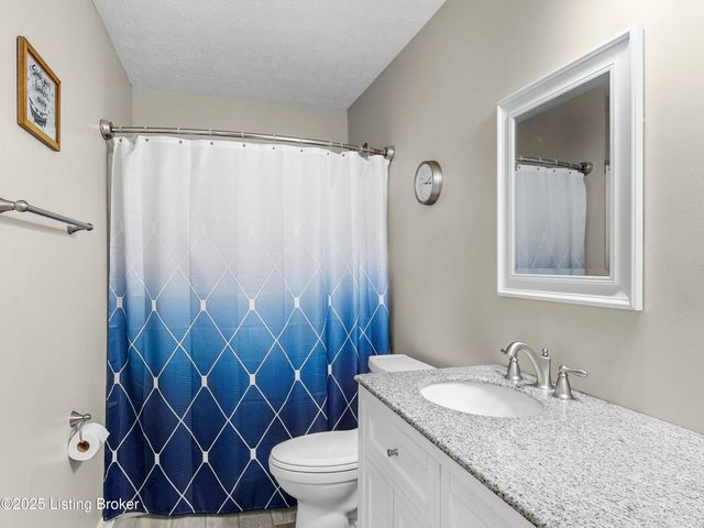 234 Cedar Place Dr, Shepherdsville, KY 40165