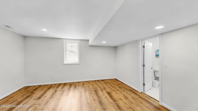 234 Cedar Place Dr, Shepherdsville, KY 40165