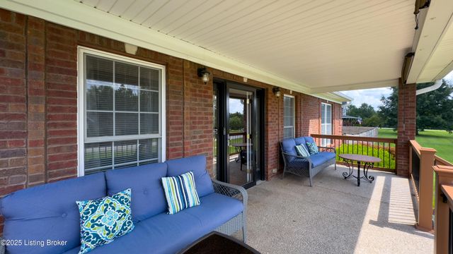 234 Cedar Place Dr, Shepherdsville, KY 40165
