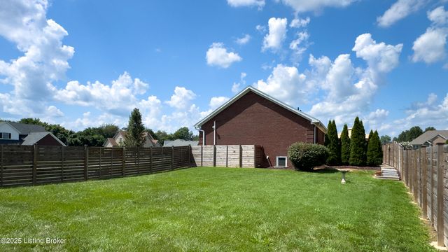 234 Cedar Place Dr, Shepherdsville, KY 40165