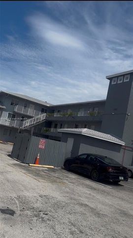 1852 SW 7th St 109, Miami, FL 33135