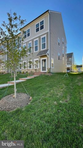 1756 AUTUMN MAPLE LEAF DR, Dumfries, VA 22026