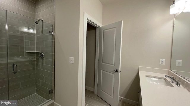 1756 AUTUMN MAPLE LEAF DR, Dumfries, VA 22026