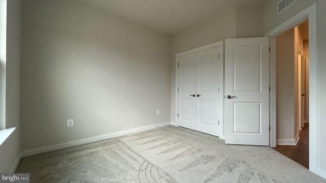 1756 AUTUMN MAPLE LEAF DR, Dumfries, VA 22026