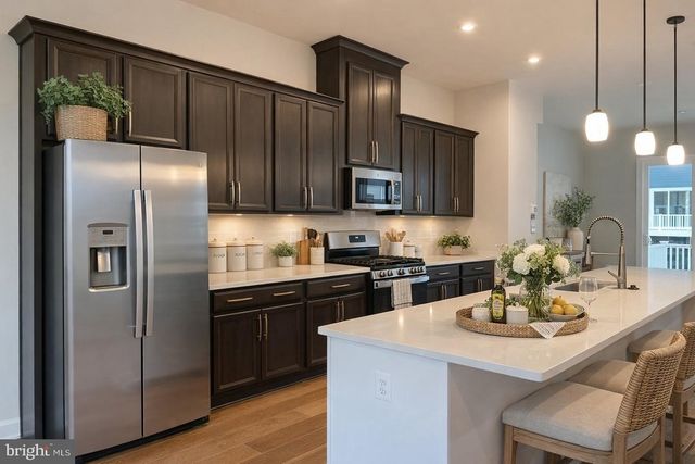 1756 AUTUMN MAPLE LEAF DR, Dumfries, VA 22026