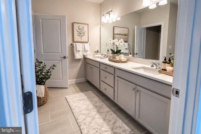 1756 AUTUMN MAPLE LEAF DR, Dumfries, VA 22026