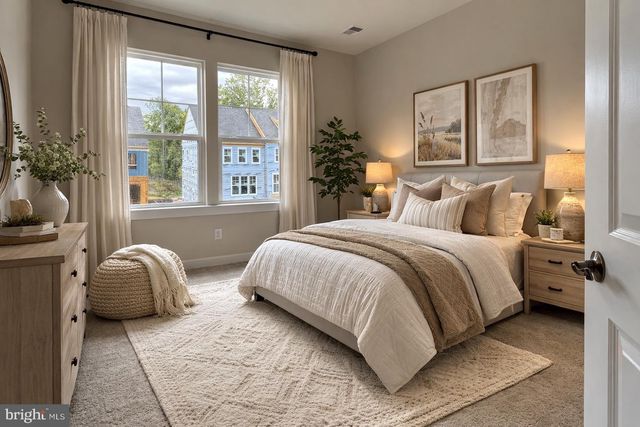 1756 AUTUMN MAPLE LEAF DR, Dumfries, VA 22026