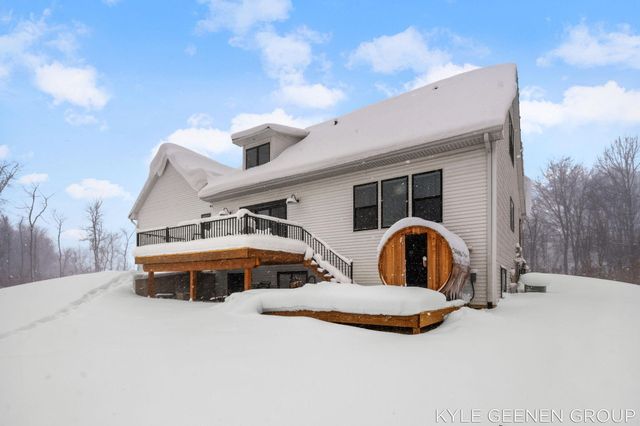 312 48th Avenue, Jamestown Twp, MI 49464