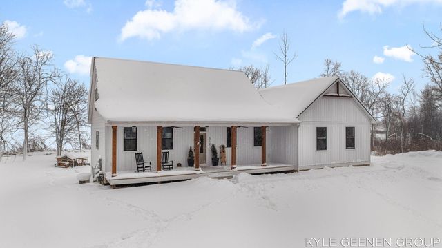 312 48th Avenue, Jamestown Twp, MI 49464