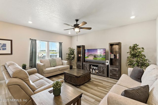9217 GILMORE GROVE Way, Jacksonville, FL 32211