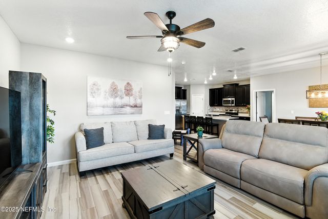 9217 GILMORE GROVE Way, Jacksonville, FL 32211