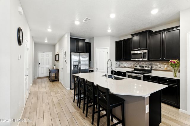 9217 GILMORE GROVE Way, Jacksonville, FL 32211