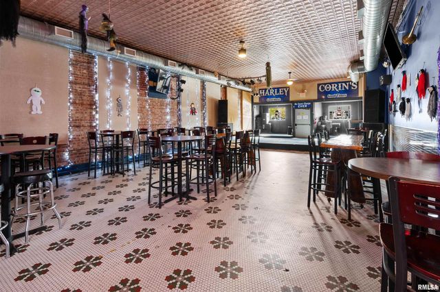 1708 STATE Street, Bettendorf, IA 52722