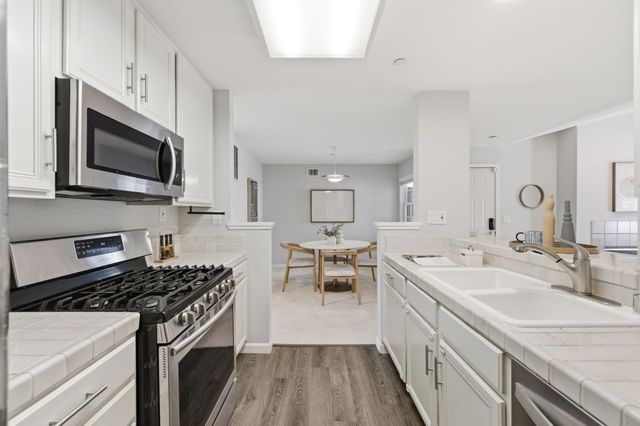 602 Arcadia Terrace 305, Sunnyvale, CA 94085