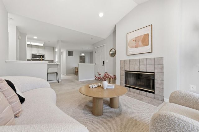 602 Arcadia Terrace 305, Sunnyvale, CA 94085