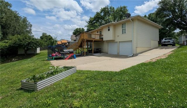 19218 Ponca Drive, Independence, MO 64056