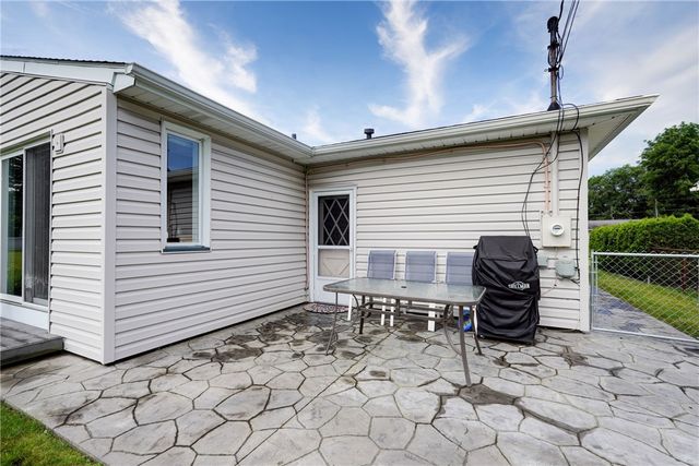391 Mount Ridge Circle, Greece, NY 14616