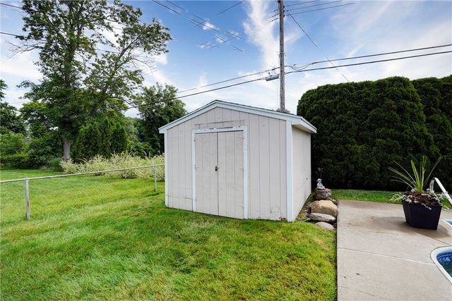 391 Mount Ridge Circle, Greece, NY 14616