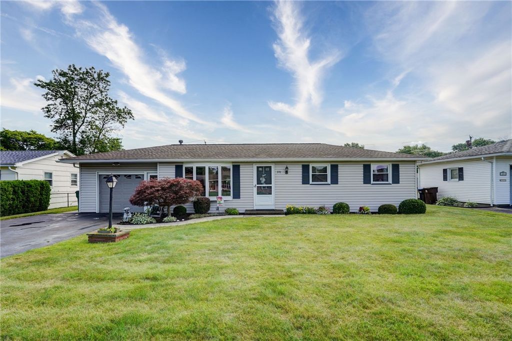 391 Mount Ridge Circle, Greece, NY 14616