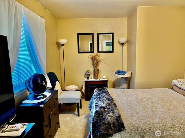 4450 Knorr Court, Blaine, WA 98230