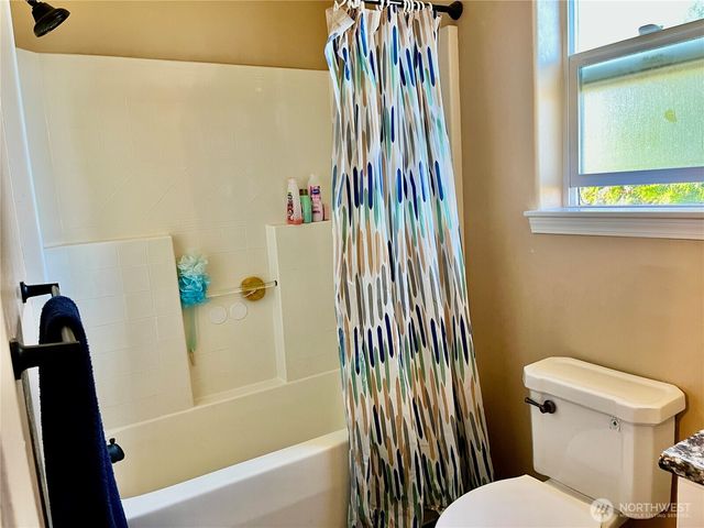 4450 Knorr Court, Blaine, WA 98230