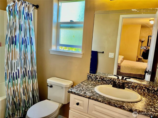 4450 Knorr Court, Blaine, WA 98230