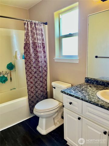 4450 Knorr Court, Blaine, WA 98230