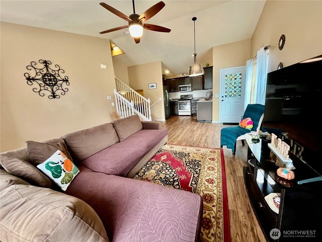 4450 Knorr Court, Blaine, WA 98230