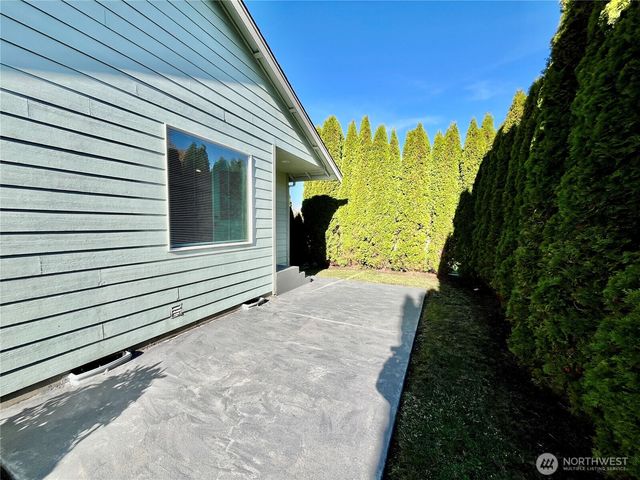 4450 Knorr Court, Blaine, WA 98230