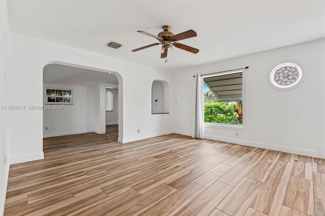 6073 NW 27th St, Margate, FL 33063