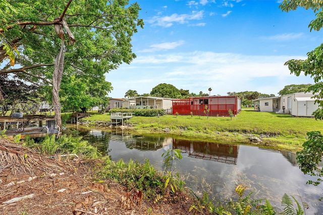 6073 NW 27th St, Margate, FL 33063