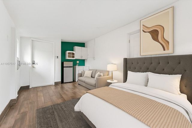 6073 NW 27th St, Margate, FL 33063