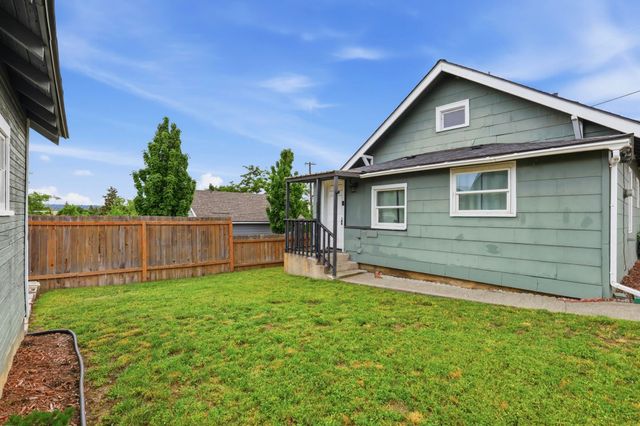 2830 N Standard St, Spokane, WA 99207