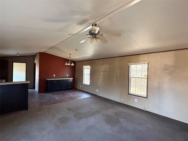 1763 Mathers Road, Sunset, TX 76270