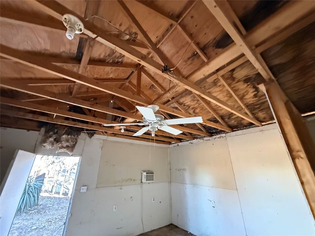 1763 Mathers Road, Sunset, TX 76270