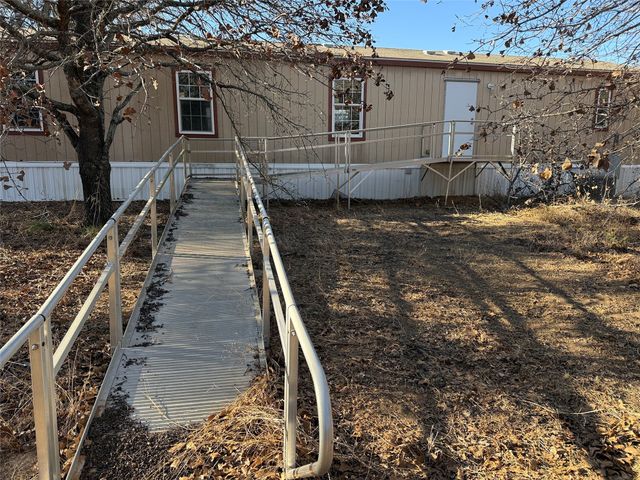 1763 Mathers Road, Sunset, TX 76270